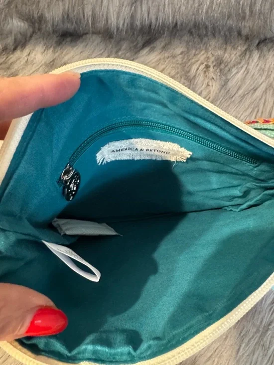 NWT America & Beyond Multicolor Embroidered Tote with Zip Pouch Set - Picture 9 of 13